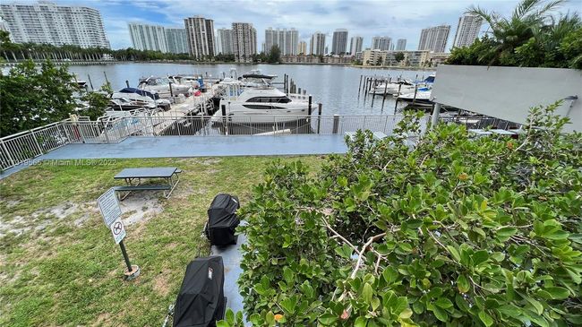 APT-1501 - 18071 Biscayne Blvd, Condo with 2 bedrooms, 2 bathrooms and null parking in Aventura FL | Image 31
