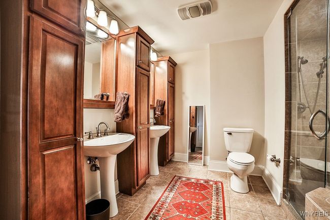 Bathroom | Image 21