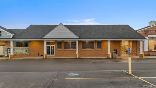 731 Center St, Lewiston, NY, 14092-1705 | Card Image