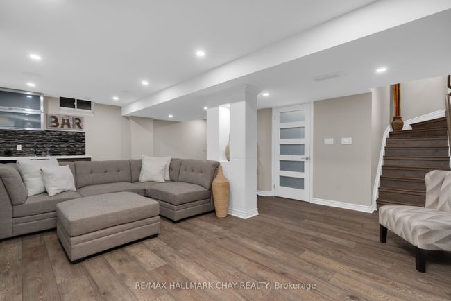383 Hewitt Cir, House other with 3 bedrooms, 3 bathrooms and 4 parking in Newmarket ON | Image 28