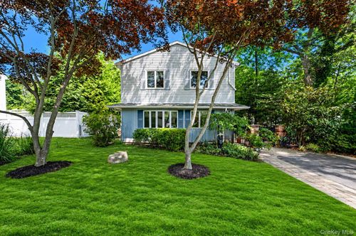 45 Reeves Rd, Center Moriches, NY, 11934-2317 | Card Image