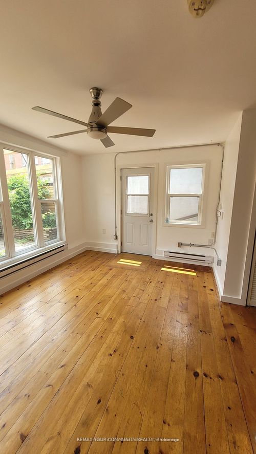 studio-unit-864 Millwood Road, East York, ON, M4G1W6 | Card Image