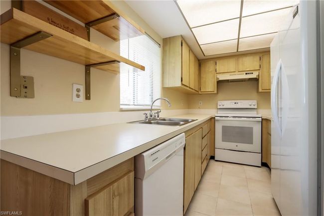 APT-206 - 1275 7 Th Ave N, Condo with 2 bedrooms, 2 bathrooms and 1 parking in NAPLES FL | Image 10