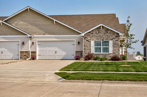 490 Bella Vista Ct, Huxley, IA, 50124-7701 | Card Image