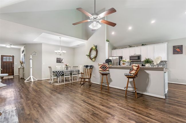 The flow of this house is very open and spacious. | Image 12