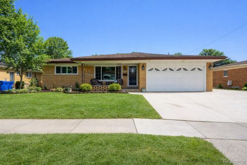 30644 Gruenburg Dr, Warren, MI, 48092-4920 | Card Image