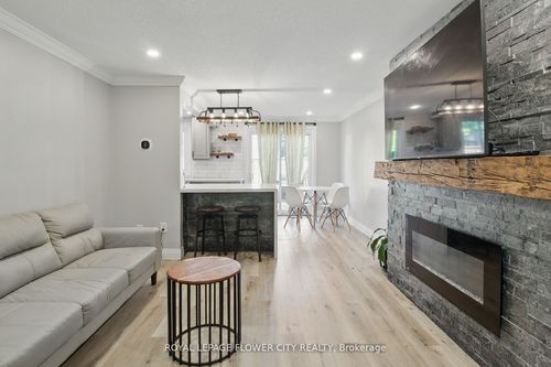 129-151 Gateshead Cres, Stoney Creek, ON, L8G3W1 | Card Image