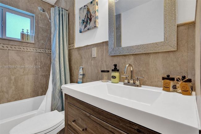 2320 Sw 36 Th Ave, House other with 6 bedrooms, 5 bathrooms and null parking in Fort Lauderdale FL | Image 17