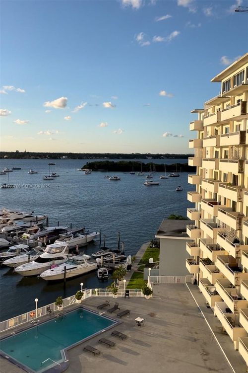 apt-803-7904 West Dr, North Bay Village, FL, 33141-5527 | Card Image