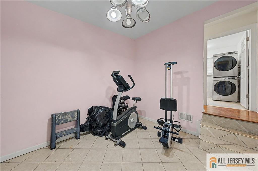 Residential Lease in South River 5