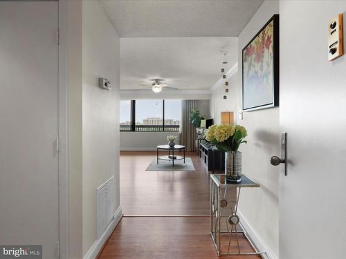 apt-904w-3713 S George Mason Dr, FALLS CHURCH, VA, 22041-3734 | Card Image