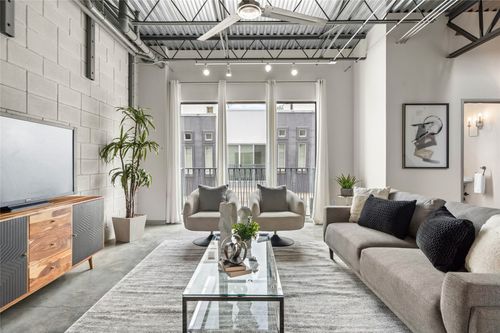 n2-4801 S Congress Ave, Austin, TX, 78745-2494 | Card Image