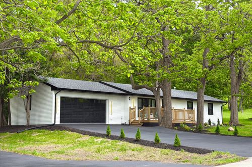 35W302 Pinelands Rd, St. Charles, IL, 60174-6770 | Card Image