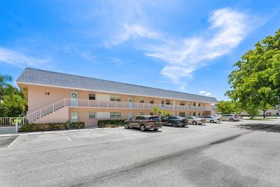 176 - 18081 Se Country Club Drive, Condo with 2 bedrooms, 2 bathrooms and null parking in Jupiter FL | Image 1