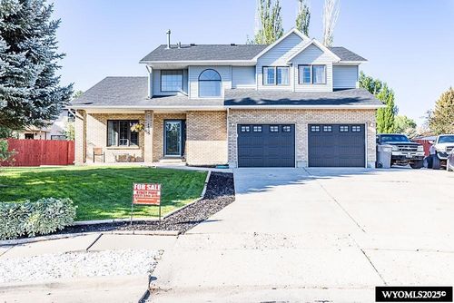 1035 Tigee Cir, Green River, WY, 82935-5320 | Card Image