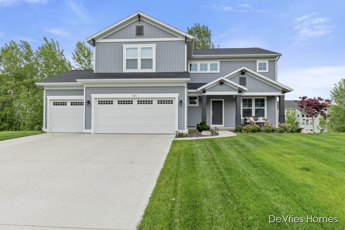Autumn Valley Dr, Byron Center, MI 49315