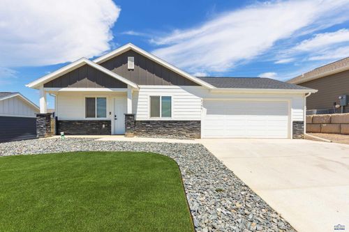 2140 Noah St, Rapid City, SD, 57703-1753 | Card Image