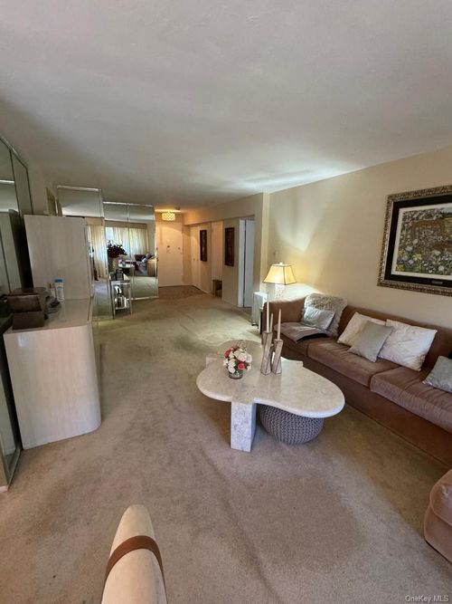 3h-151-15 84th Street, New York, NY, 11414 | Card Image