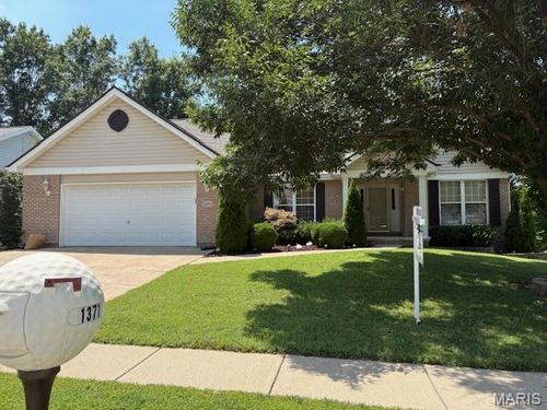 1371 Shelby Point Dr, O Fallon, MO, 63366-7518 | Card Image