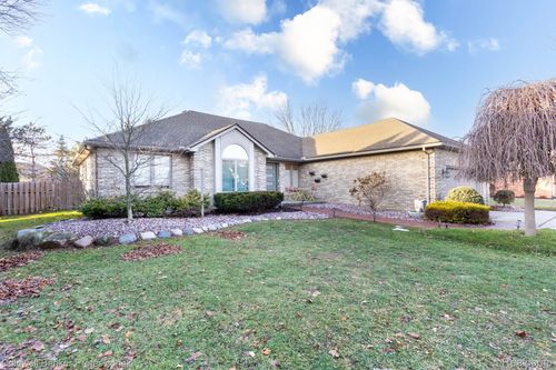 57103 Nicholas Dr, Washington Township, MI, 48094-3157 | Card Image