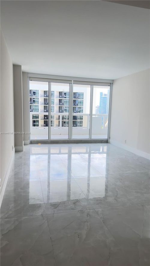 apt-3242-1717 N Bayshore Dr, MIAMI, FL, 33132-1167 | Card Image
