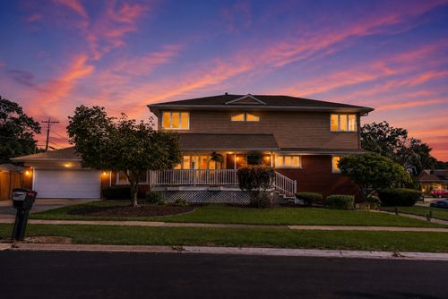 8336 W 94th St, Hickory Hills, IL, 60457-1957 | Card Image