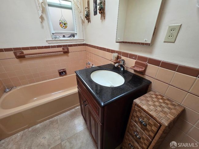 2124 18 Th Ave, House other with 2 bedrooms, 2 bathrooms and 1 parking in San Francisco CA | Image 8