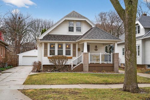 2347 N 85th Street, Wauwatosa, WI, 53226 | Card Image