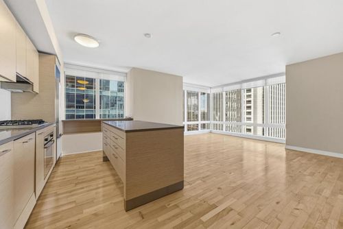 24c-301 Mission Street, San Francisco, CA, 94105 | Card Image