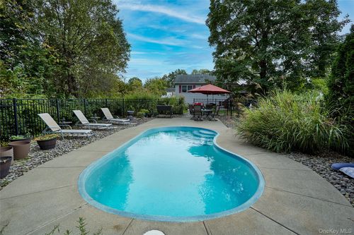 26 Scott Dr, Wappingers Falls, NY, 12590-4732 | Card Image