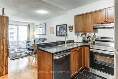 911 - 230 King St E, Condo with 1 bedrooms, 2 bathrooms and 1 parking in Toronto ON | Image 3