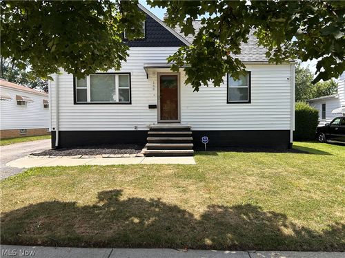168 Henry St, Bedford, OH, 44146-4554 | Card Image