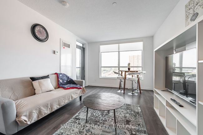 805 - 8 Trent Ave, Condo with 2 bedrooms, 1 bathrooms and 1 parking in Toronto ON | Image 10