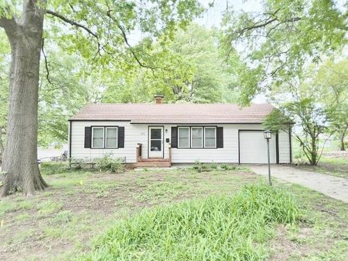 303 Se Princeton Pl, Blue Springs, MO, 64014-5422 | Card Image