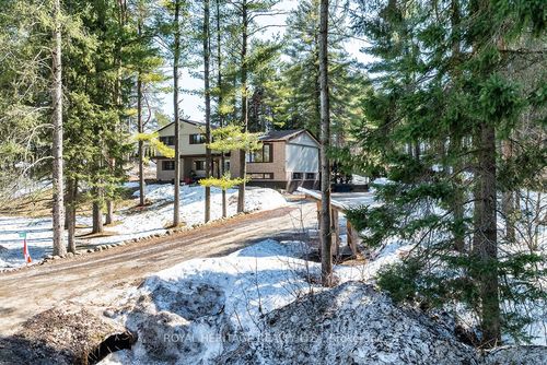 863 Carmel 2nd Line, Cavan Monaghan, ON, L0A1G0 | Card Image