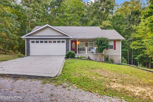 15 Hipswell Ct, Crossville, TN, 38558-7616 | Card Image