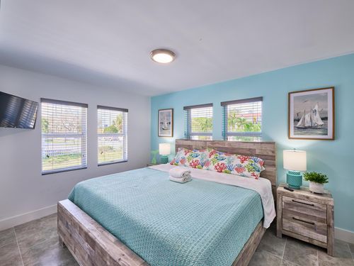 apt-7-2020 Washington St, Hollywood, FL, 33020-6906 | Card Image