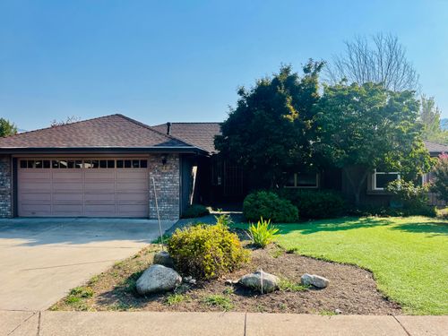 912 Cypress Point Loop, Ashland, OR, 97520-3754 | Card Image