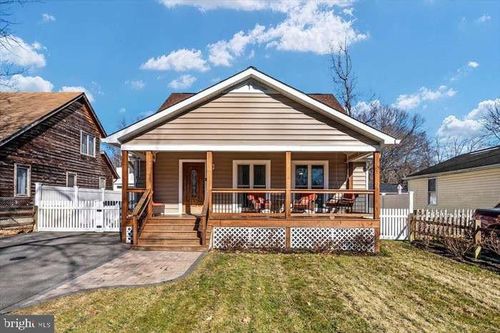 1176 Spruce Ave, Shady Side, MD, 20764-9553 | Card Image