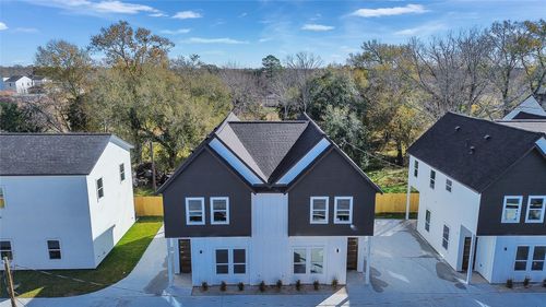 ab-5126 Clover St, Houston, TX, 77033-3904 | Card Image