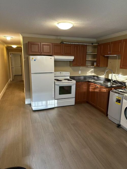 basement-suite-7649 Sussex Ave, Burnaby, BC, V5J3V9 | Card Image