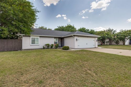625 Park Center Blvd, Saginaw, TX, 76179-1002 | Card Image