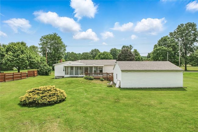 Just enough yard! | Image 4