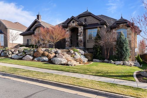 1582 Hidden Springs Pkwy, Fruit Heights, UT, 84037-2770 | Card Image