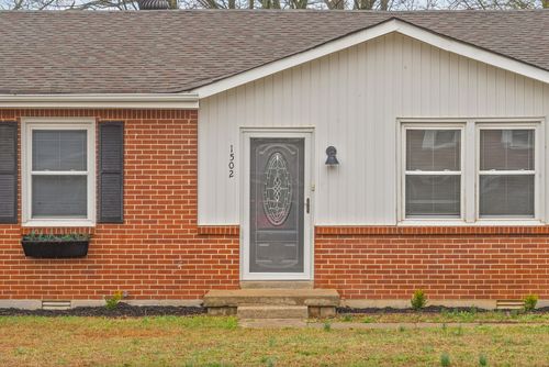 1502 Falcon Dr, Clarksville, TN, 37042-3832 | Card Image