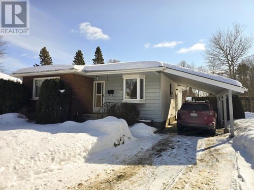 75 Manion Pl, Thunder Bay, ON, P7A6Y9 | Card Image