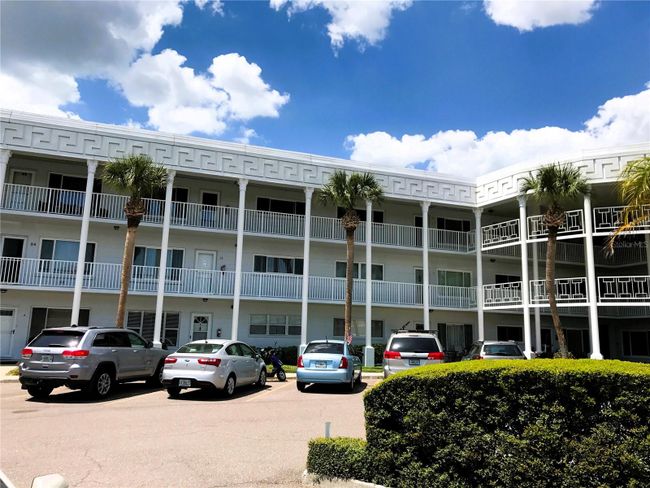 6 - 2450 Canadian Way, Condo with 2 bedrooms, 2 bathrooms and null parking in Clearwater FL | Image 2