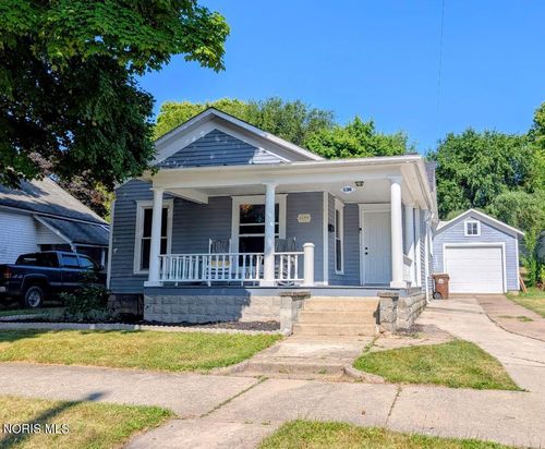 636 Riverside Ave, Defiance, OH, 43512-2884 | Card Image