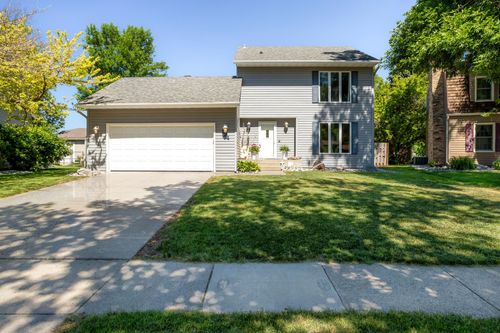 124 Prairiewood Drive S, Fargo, ND, 58103 | Card Image