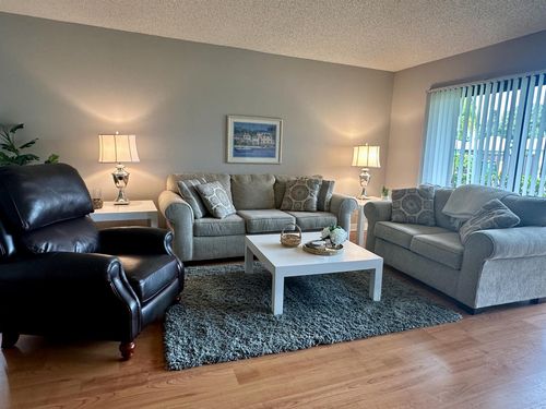 305 Club Dr, Palm Beach Gardens, FL, 33418-7068 | Card Image